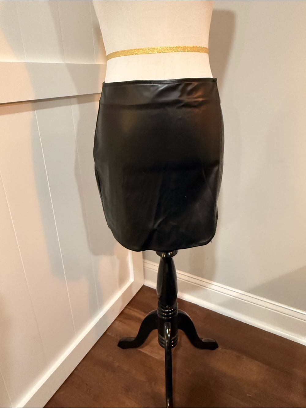 Cupshe Black Faux Leather Mini Skirt
